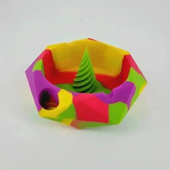 The Bowlzer x TokerTrends - 100% Glass-safe Silicone Ashtray w/ Spiral Post - Picture 1 of 4